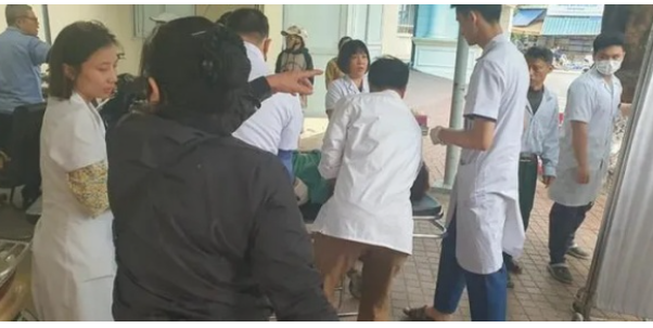 Sản phụ Hà Nội sinh con ngay tại nhà gửi xe bệnh viện, bé 4kg chào đời khóc rất to