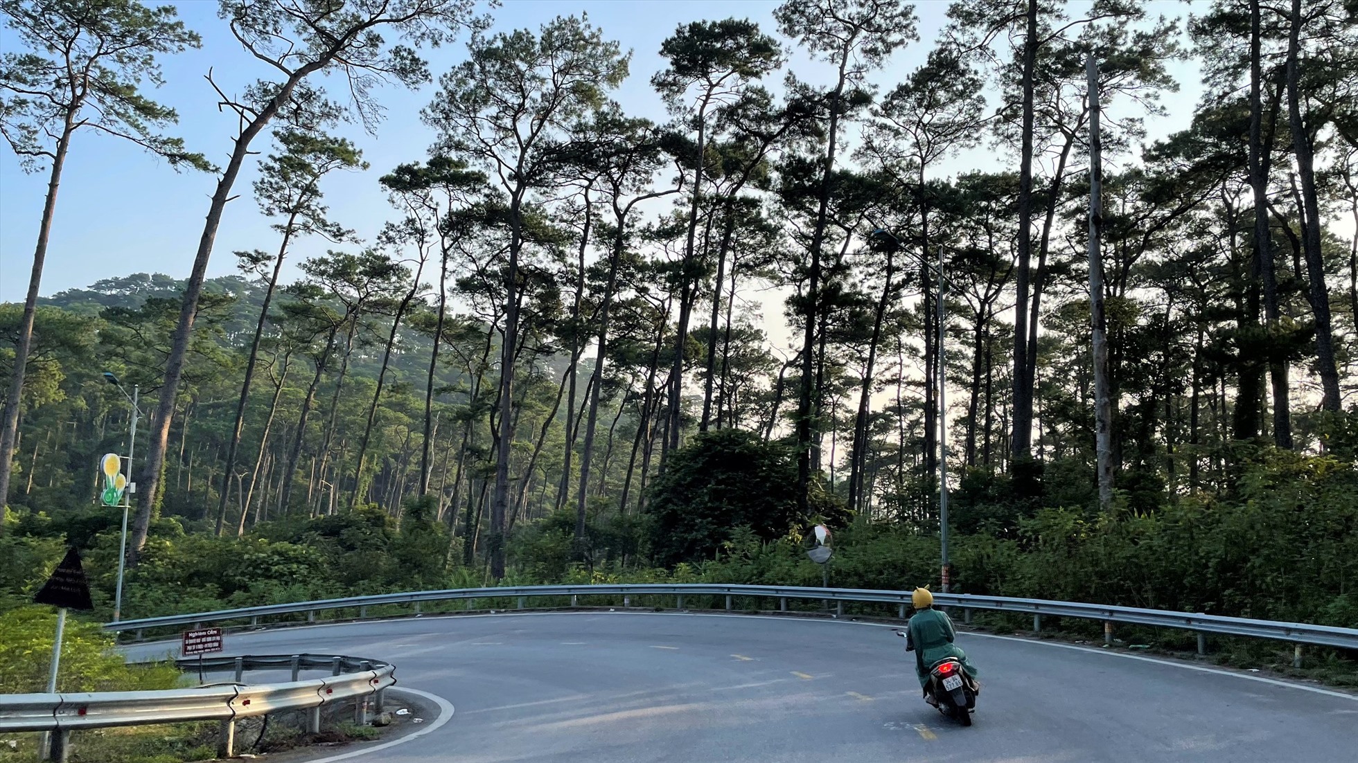 Hai cô gái bị nhóm thanh niên chặn đường, XHTD trên đèo Tam Đảo