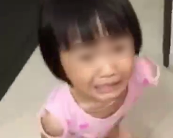 Video nghi bố bạo hành con, ép con gọi điện đòi mẹ gửi tiền về: Thực hư ra sao?